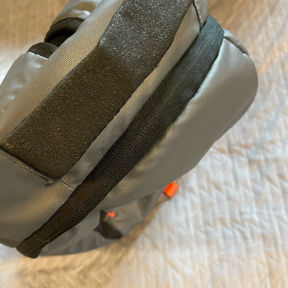 Jordan‎ backpack gray/red EUC